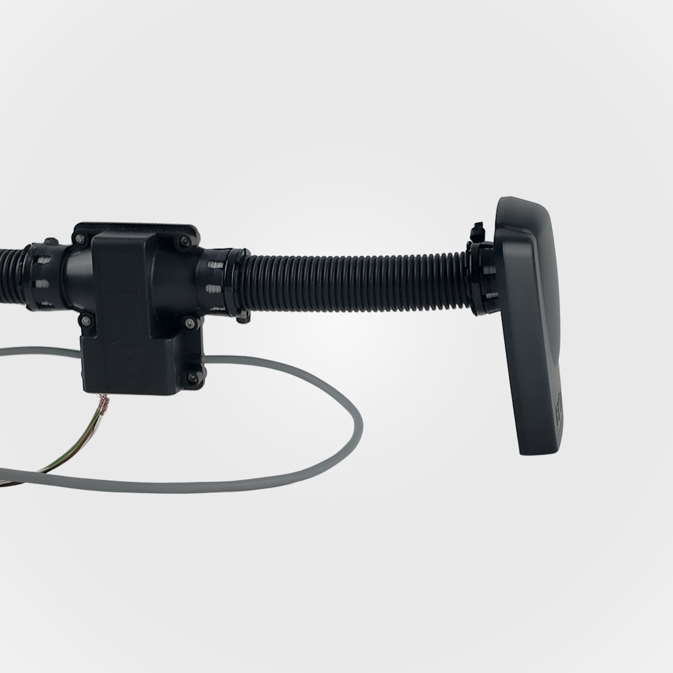 Locking ring for urine tank