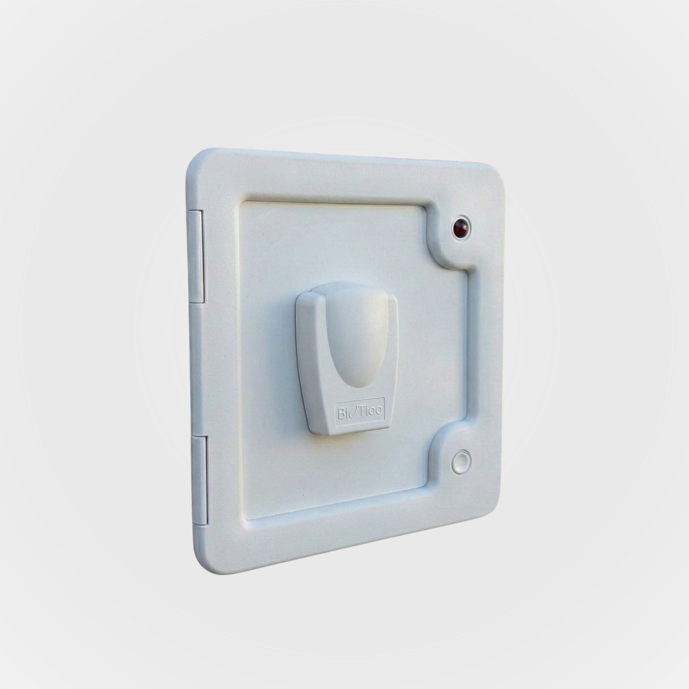 Locking ring for urine tank