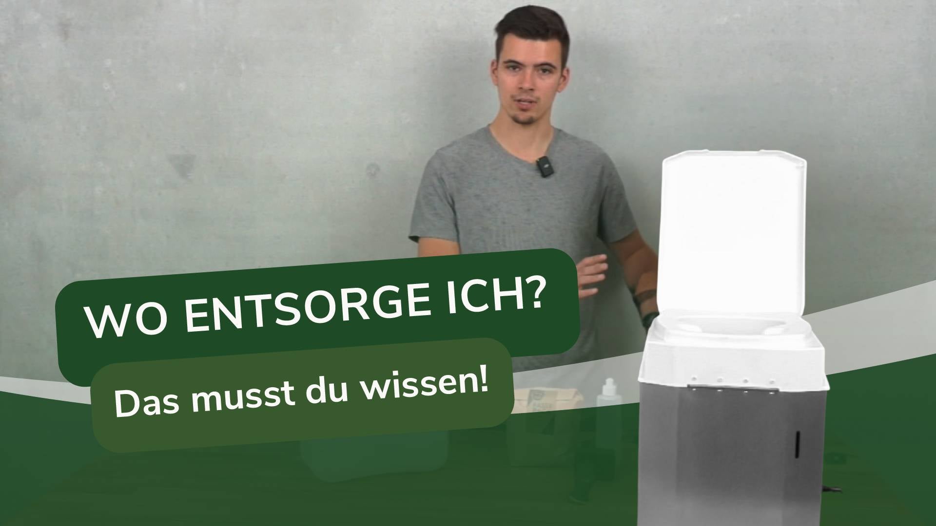 Thumbnail mit einer Person und dem Titel „Wo entsorge ich die Komposttoilette? Das musst du wissen!“, liefert hilfreiche Hinweise zur richtigen Entsorgung von Komposttoiletten.